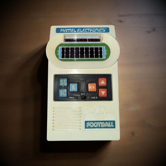 Vintage Original 1977 Mattel Electronics Football Handheld Game No. 2024 - Picture 1 of 6